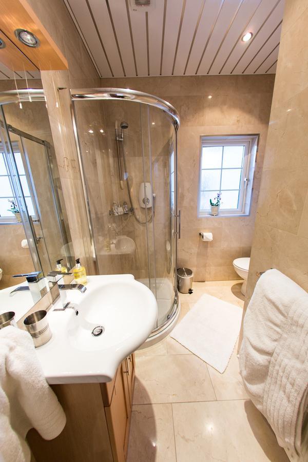 Shantalla Lodge Bed And Breakfast Santry Bagian luar foto